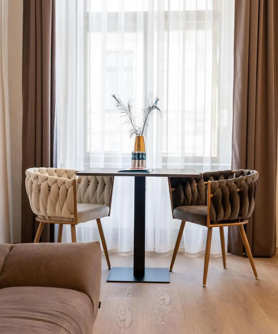 Aparthotel Lavilo Main Square Graz